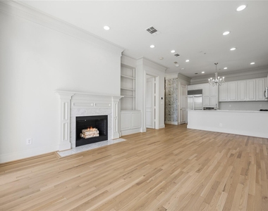 3535 Gillespie Street - Photo Thumbnail 3