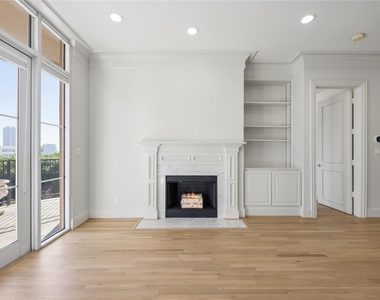 3535 Gillespie Street - Photo Thumbnail 4