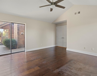 5509 Anglebluff Place - Photo Thumbnail 14