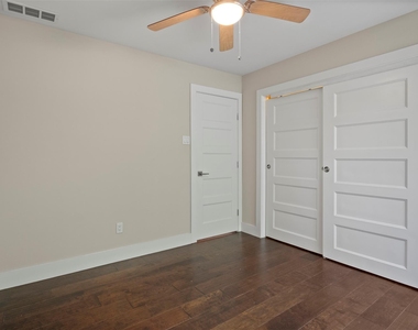5509 Anglebluff Place - Photo Thumbnail 23