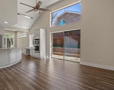 5509 Anglebluff Place - Photo Thumbnail 11