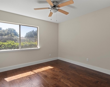 5509 Anglebluff Place - Photo Thumbnail 19