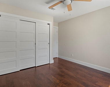 5509 Anglebluff Place - Photo Thumbnail 20