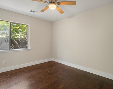 5509 Anglebluff Place - Photo Thumbnail 22