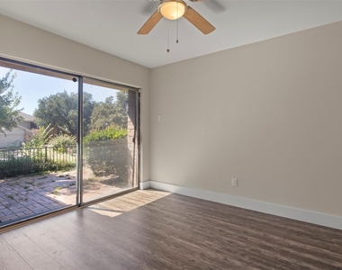5509 Anglebluff Place - Photo Thumbnail 16