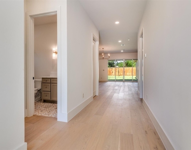 4207 Bonham Street - Photo Thumbnail 10