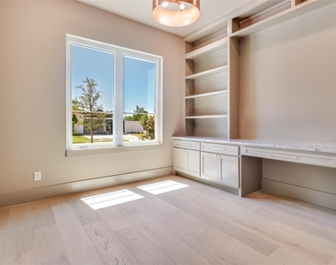 4207 Bonham Street - Photo Thumbnail 7