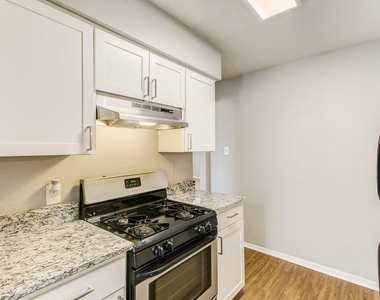 2200 W Lowden Street - Photo Thumbnail 1