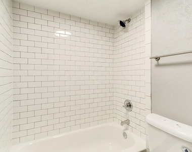 2200 W Lowden Street - Photo Thumbnail 13
