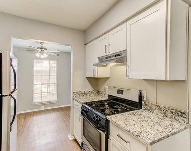 2200 W Lowden Street - Photo Thumbnail 3
