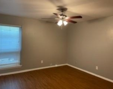 2200 W Lowden Street - Photo Thumbnail 9