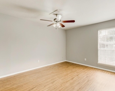 2200 W Lowden Street - Photo Thumbnail 8