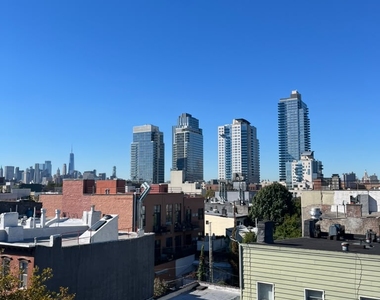 105 Berry Street - Photo Thumbnail 15