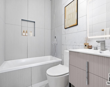 105 Berry Street - Photo Thumbnail 8
