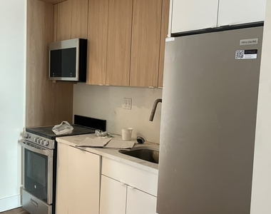 105 Berry Street - Photo Thumbnail 5