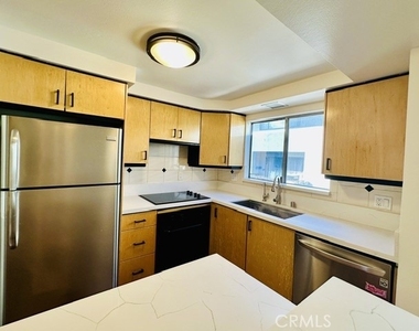 320 Pasadena - Photo Thumbnail 8