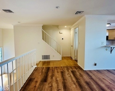 320 Pasadena - Photo Thumbnail 5
