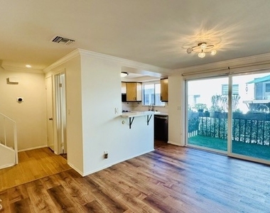 320 Pasadena - Photo Thumbnail 4