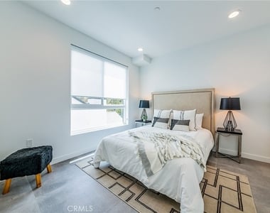 214 S Westmoreland - Photo Thumbnail 4
