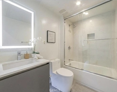214 S Westmoreland - Photo Thumbnail 3