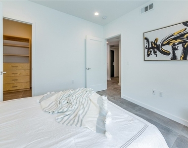 214 S Westmoreland - Photo Thumbnail 5
