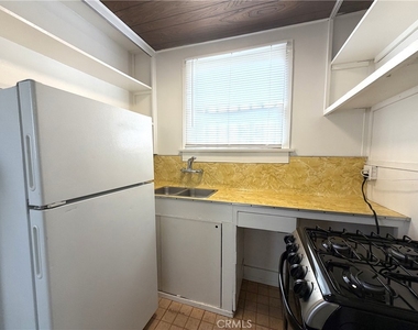 3817 Ivar Avenue - Photo Thumbnail 5