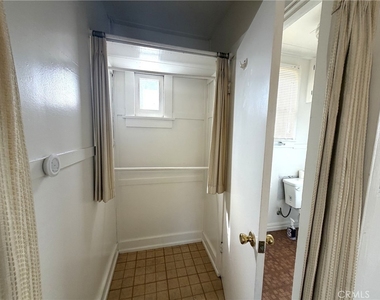 3817 Ivar Avenue - Photo Thumbnail 7