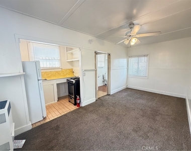 3817 Ivar Avenue - Photo Thumbnail 3