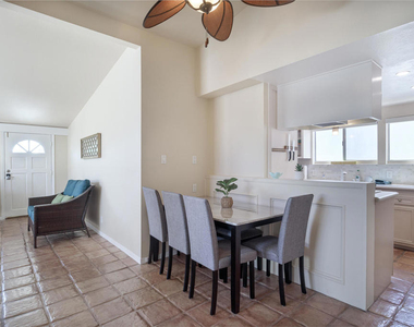 207 Rossmore Drive - Photo Thumbnail 5