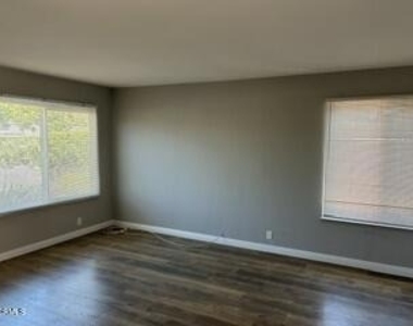 6602 Swan Street - Photo Thumbnail 3