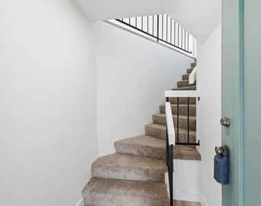 3664 Sunset Lane - Photo Thumbnail 2