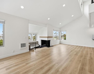 3664 Sunset Lane - Photo Thumbnail 3