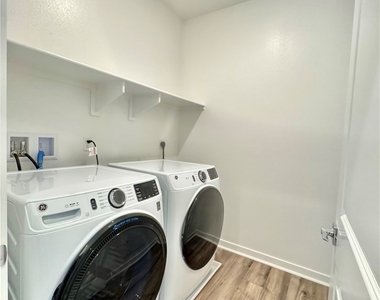 5826 Walden Ct - Photo Thumbnail 23