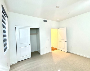 5826 Walden Ct - Photo Thumbnail 7