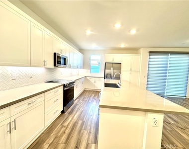 5826 Walden Ct - Photo Thumbnail 6