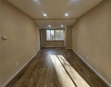 814 E E Street - Photo Thumbnail 9