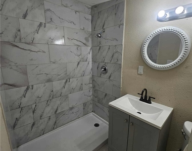 814 E E Street - Photo Thumbnail 11