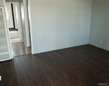 422 W Palm Street - Photo Thumbnail 14