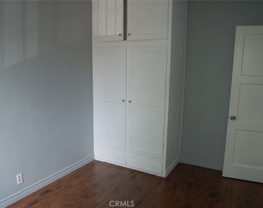 422 W Palm Street - Photo Thumbnail 6
