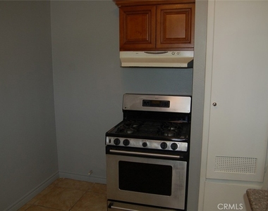 422 W Palm Street - Photo Thumbnail 13