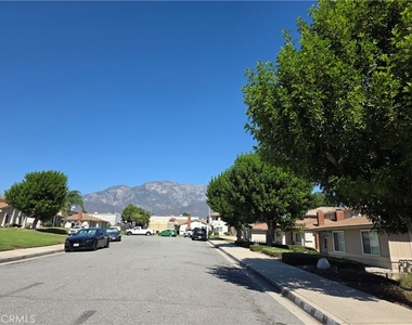 7433 Napa Court - Photo Thumbnail 16
