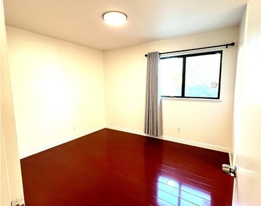 10974 Glenoaks  Dr. - Photo Thumbnail 16
