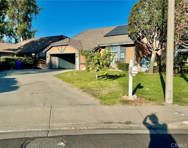 10974 Glenoaks  Dr. - Photo Thumbnail 2