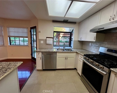 10974 Glenoaks  Dr. - Photo Thumbnail 32