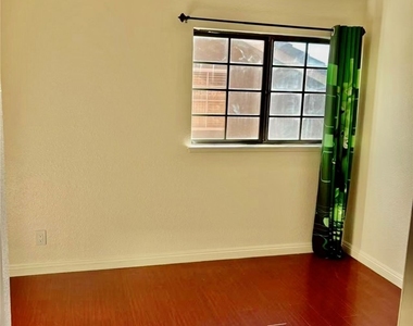 10974 Glenoaks  Dr. - Photo Thumbnail 24