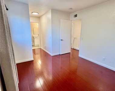 10974 Glenoaks  Dr. - Photo Thumbnail 22
