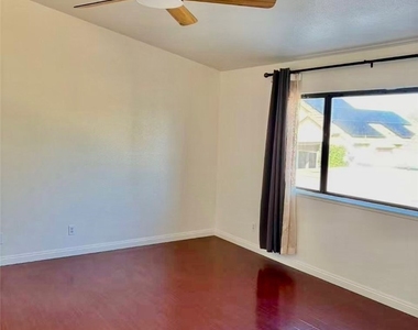10974 Glenoaks  Dr. - Photo Thumbnail 36