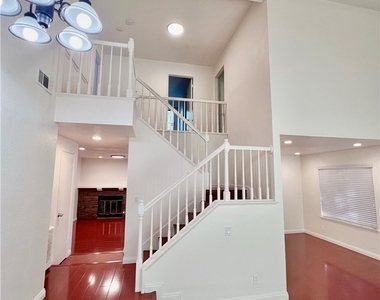 10974 Glenoaks  Dr. - Photo Thumbnail 3