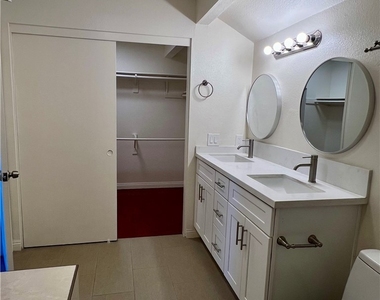 10974 Glenoaks  Dr. - Photo Thumbnail 39