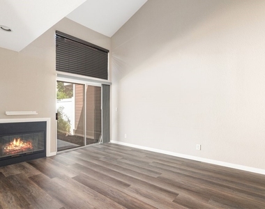 15876 Deer Trail Drive - Photo Thumbnail 13